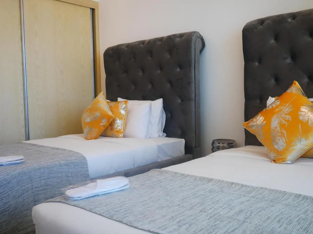 Stunning 5* 4Br-Oceanfront-Apartment Dubai Apartment